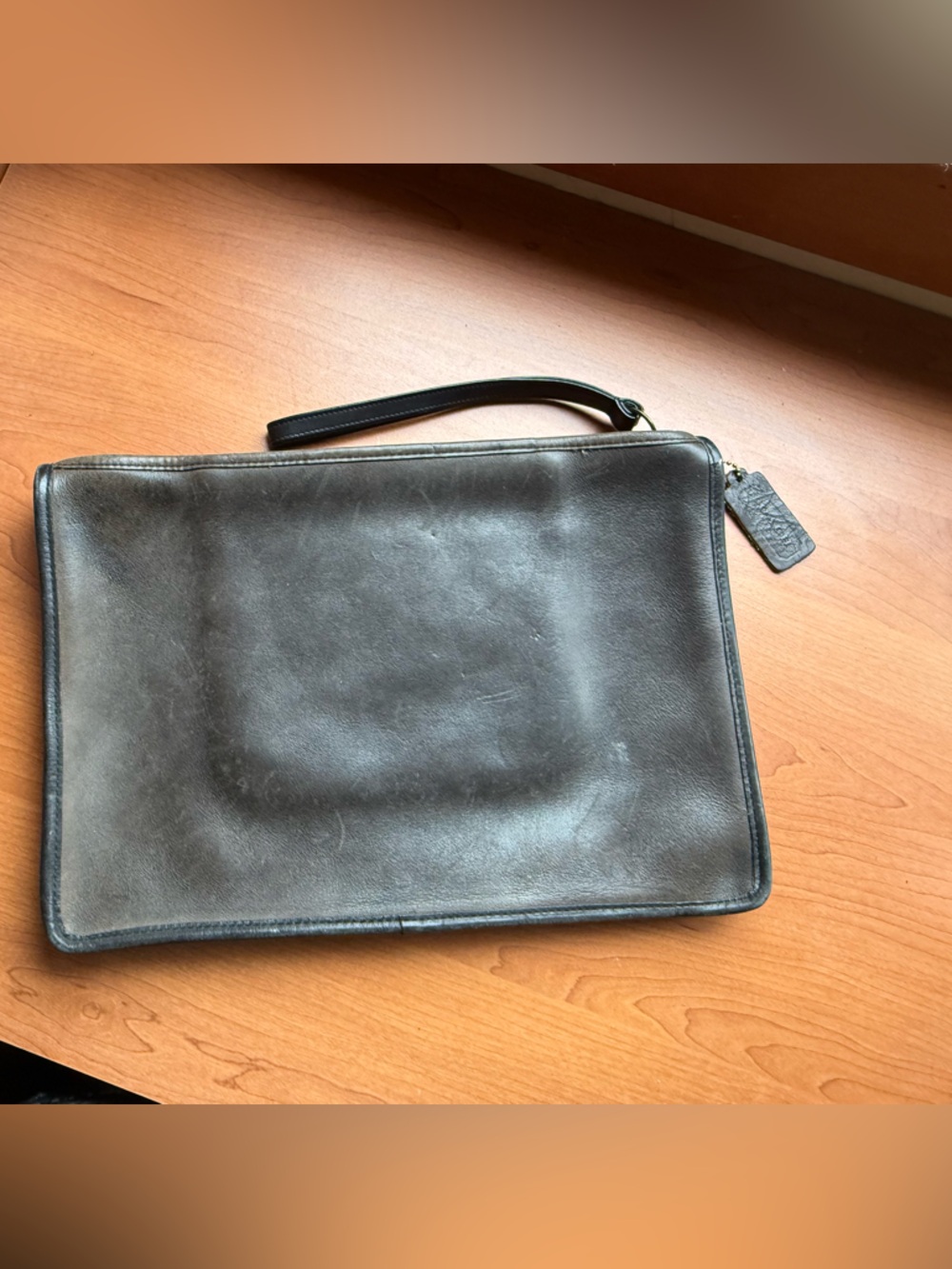 Awesome Vintage Coach Black Leather clutch with Embossed Registration Number - Picture 2 of 5